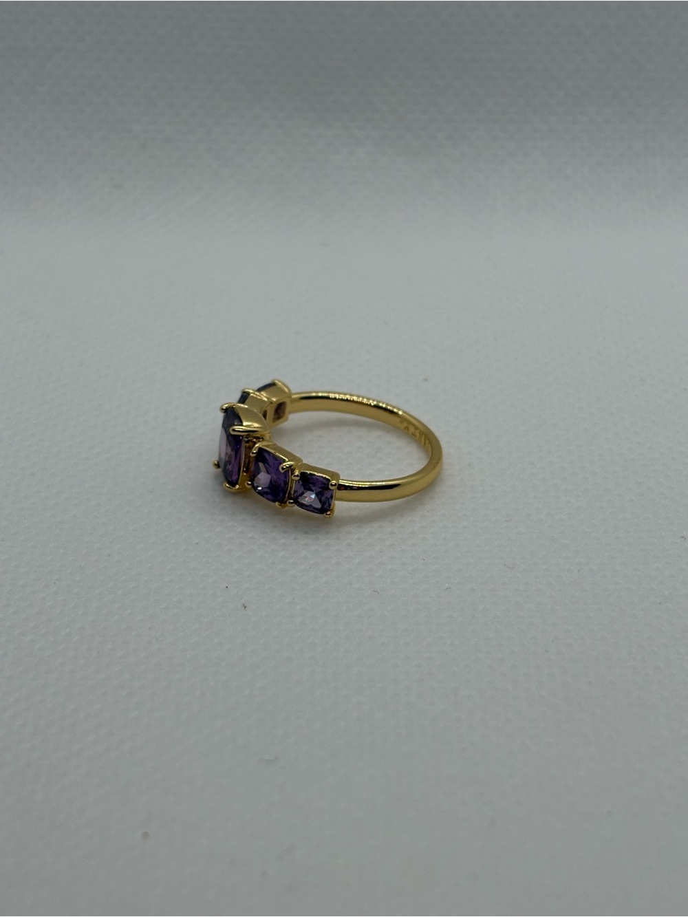 Size 7 ring - Picture 3 of 4